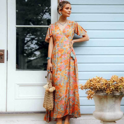 Somrig omlottklänning med retro blommönster