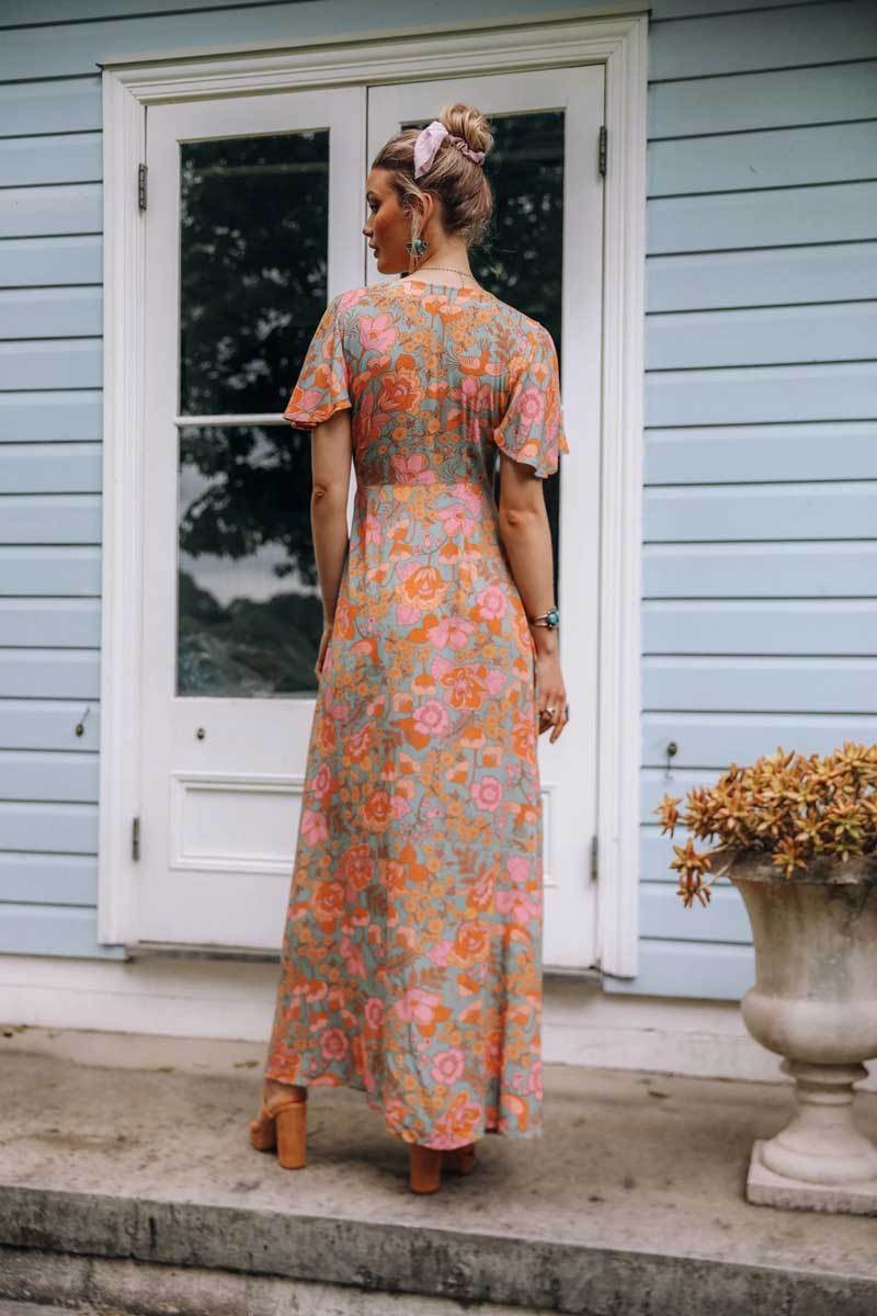 Somrig omlottklänning med retro blommönster