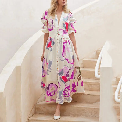 Elegant blommig klänning med knappar