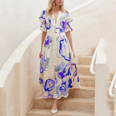Elegant blommig klänning med knappar